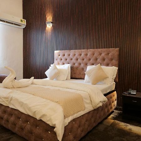 Hotel Kuber Rāi المظهر الخارجي الصورة