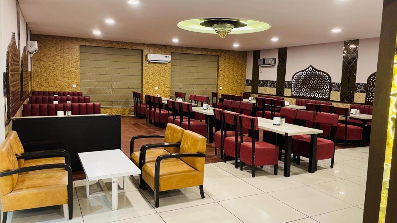 Hotel Kuber Rāi المظهر الخارجي الصورة