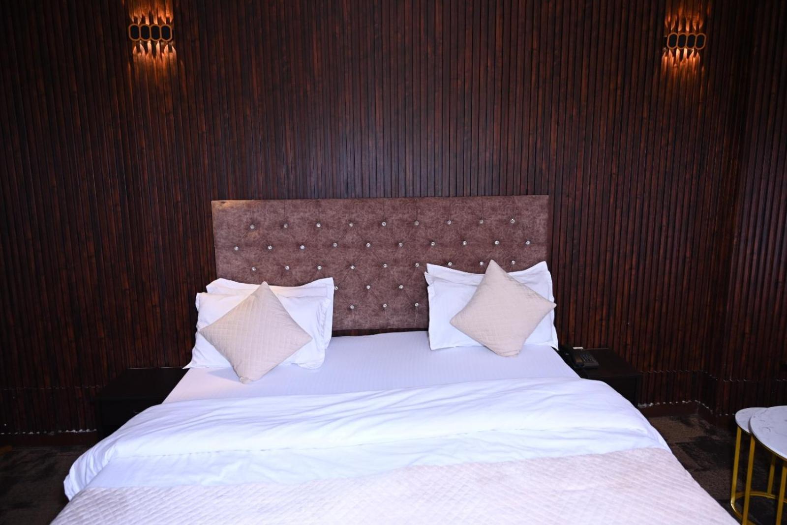Hotel Kuber Rāi المظهر الخارجي الصورة