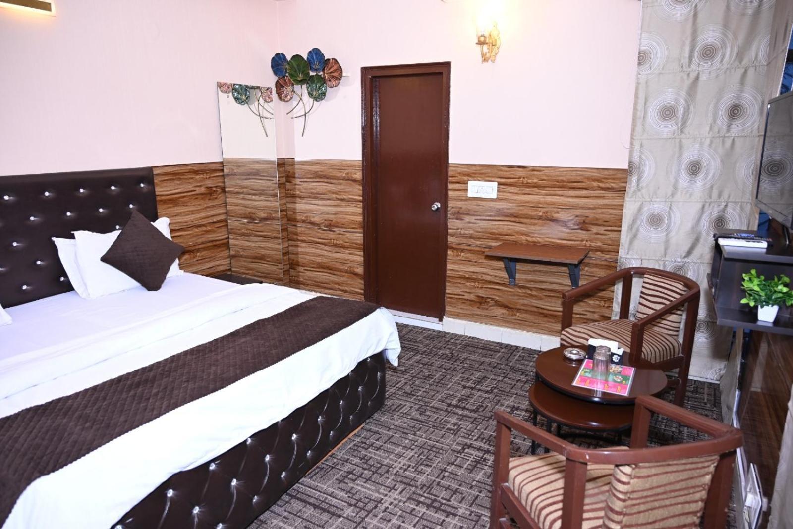Hotel Kuber Rāi المظهر الخارجي الصورة